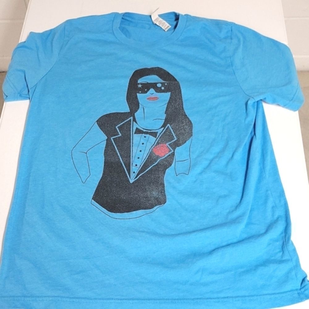 $3/10 Lots of T-Shirts! Add this shirt & any 2 others to a bundle